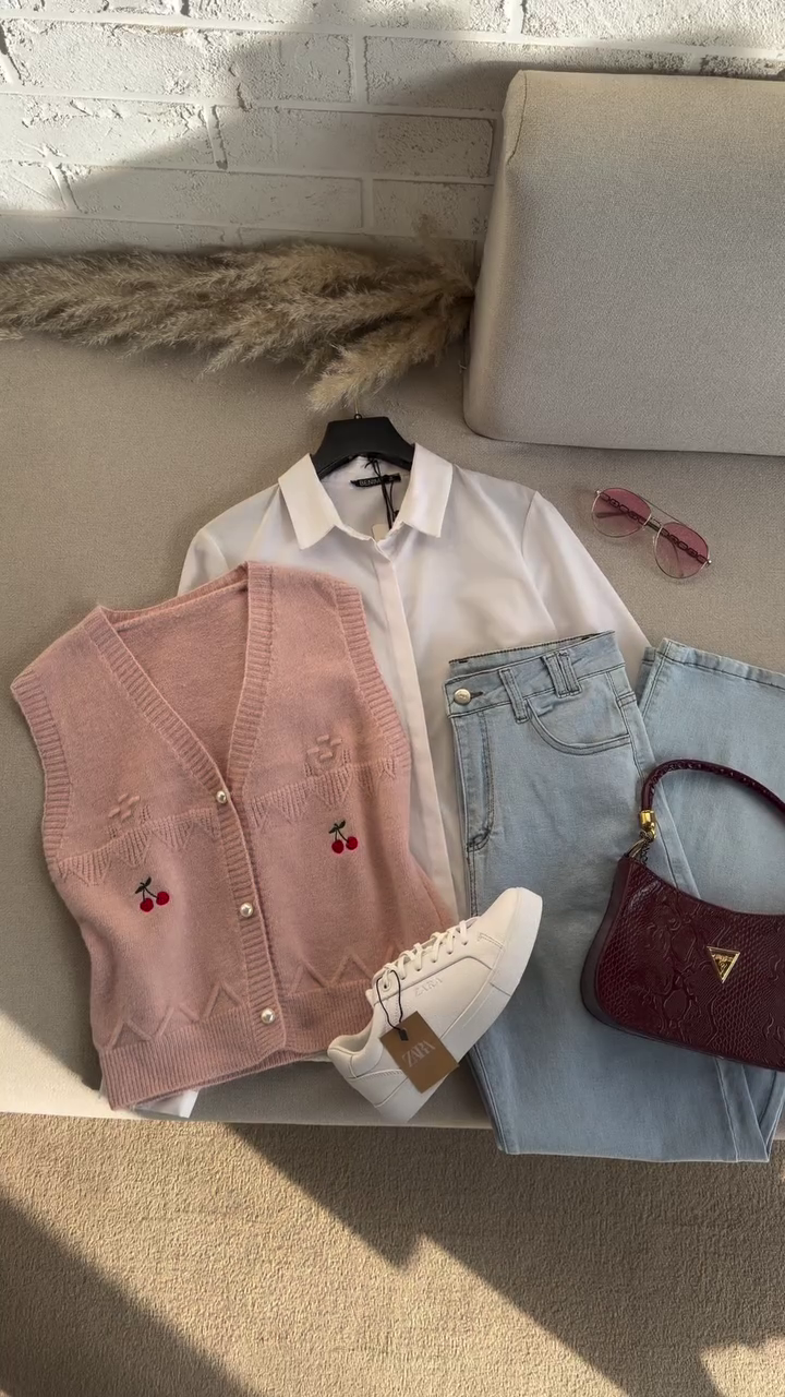 Minimal Style, Maximum Comfort