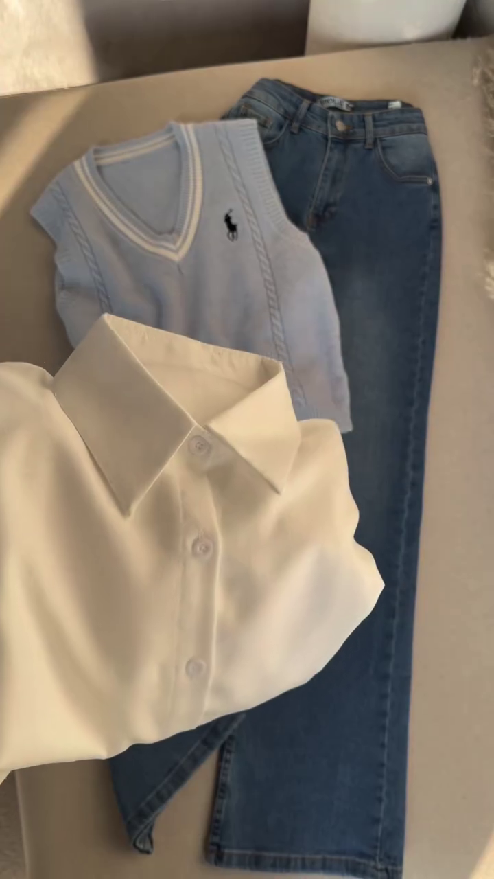 Minimal Style, Maximum Comfort