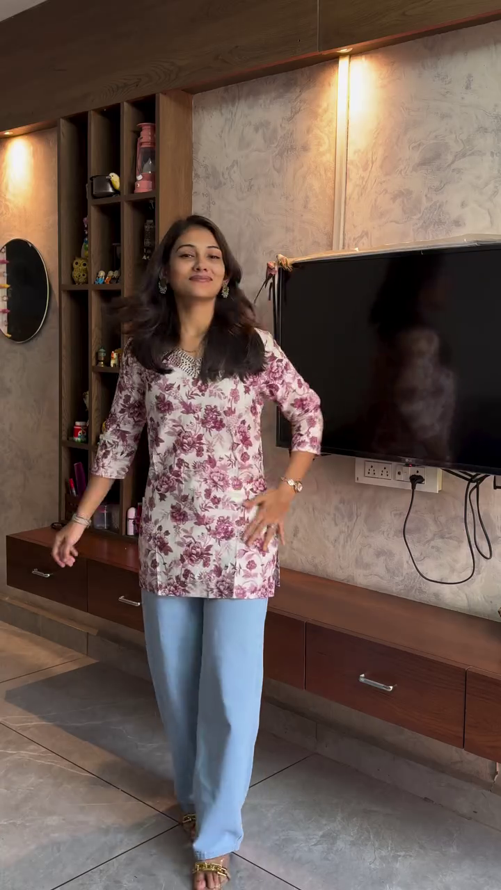 Scarlet Print Sleeveless Kurti