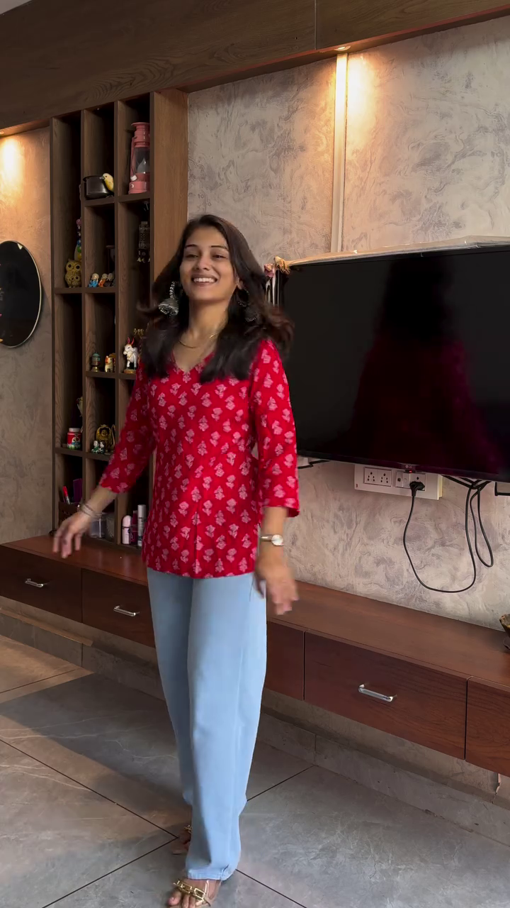 Scarlet Print Sleeveless Kurti