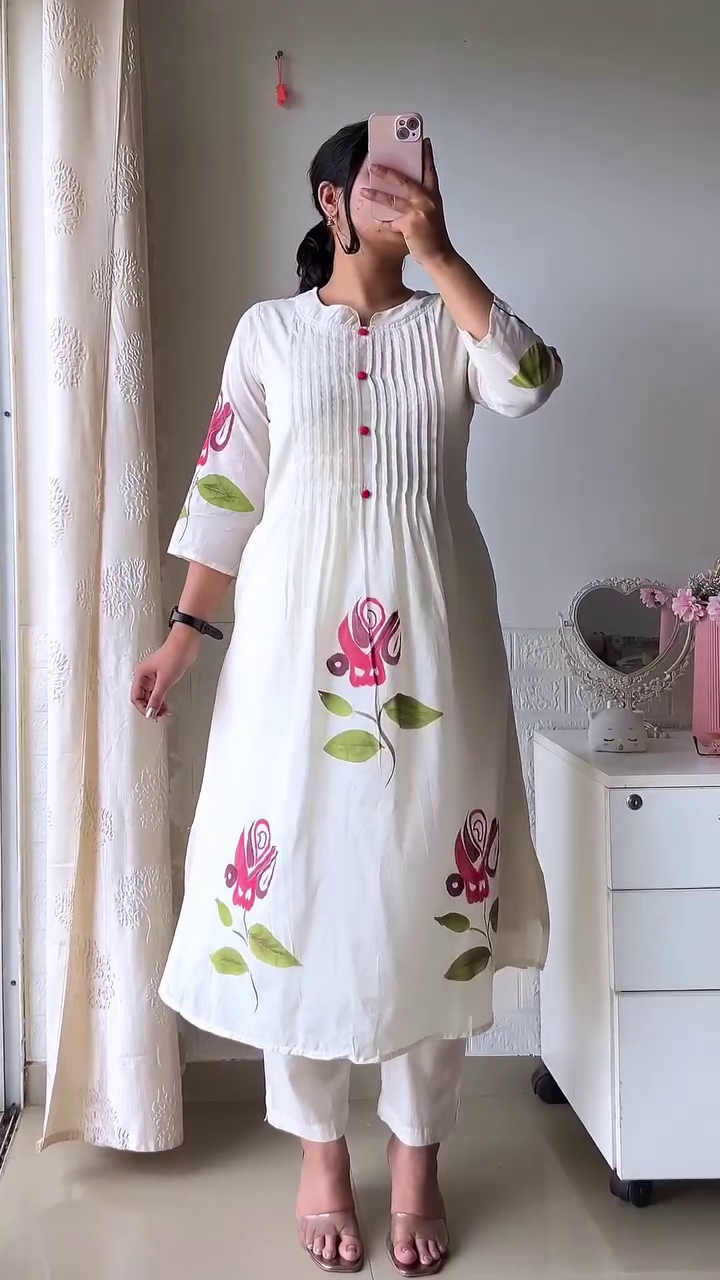 Ivory Scallop Embroidered Kurta Set