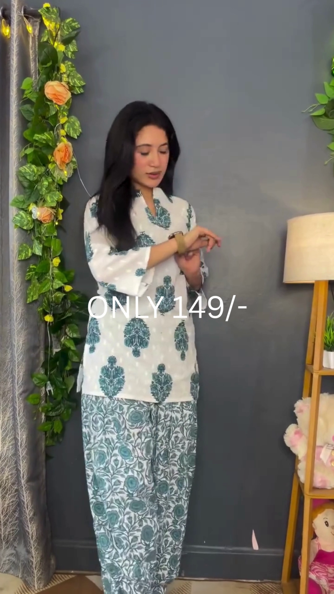 Elegant Peach Floral Printed Kurta Set