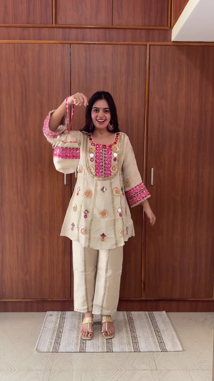 Designer Ethnic Set with Potli