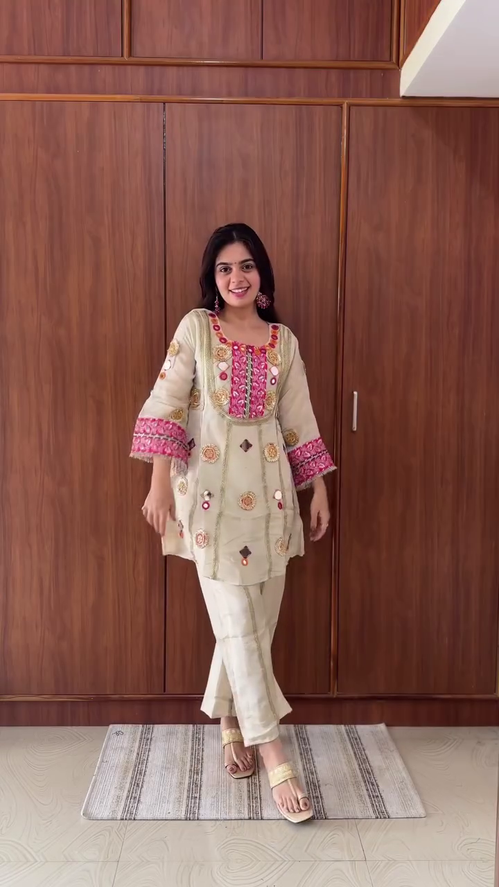 Designer Ethnic Set with Potli