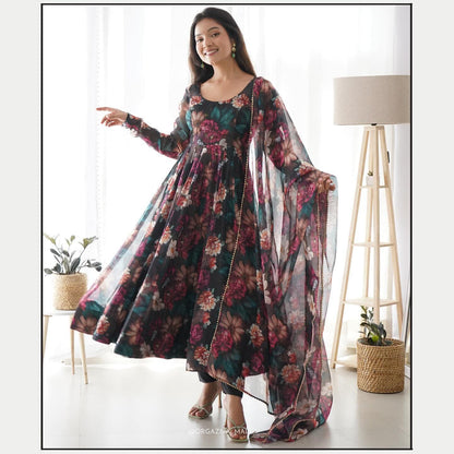 Black Women Printed Organza Gwon Kurta With Dupatta