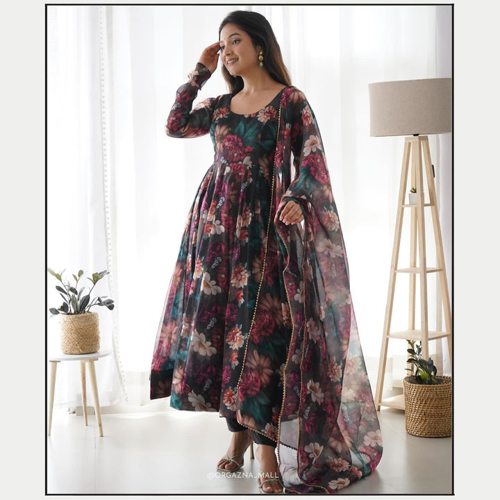 Black Women Printed Organza Gwon Kurta With Dupatta