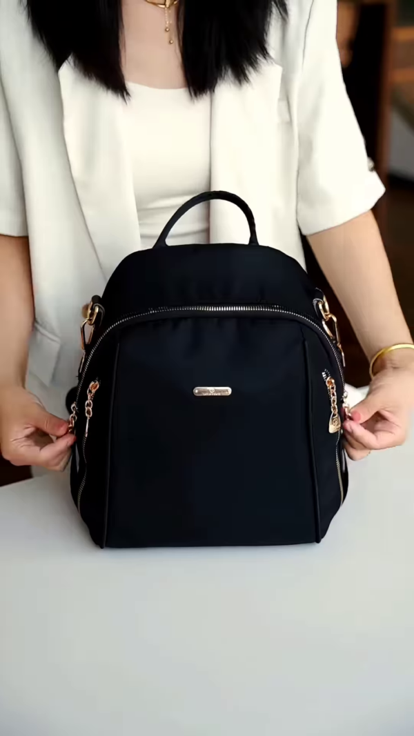 🖤 Elegant, Practical & Chic — The Ultimate Everyday Backpack 💼✨